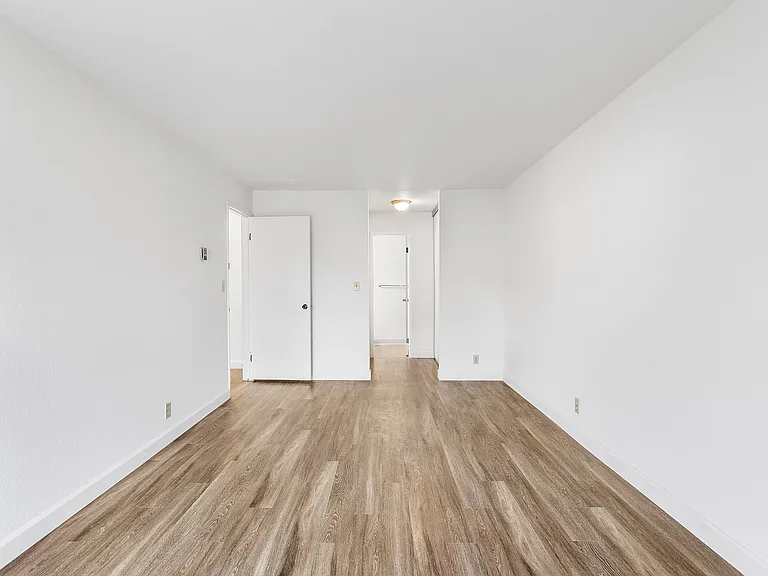 Bayview — Photo 14