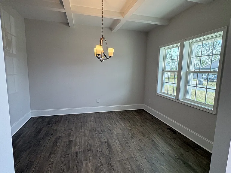 551 Stadium Dr — Photo 10