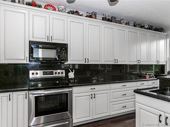 2nd image of 1062 Sequoia Ln