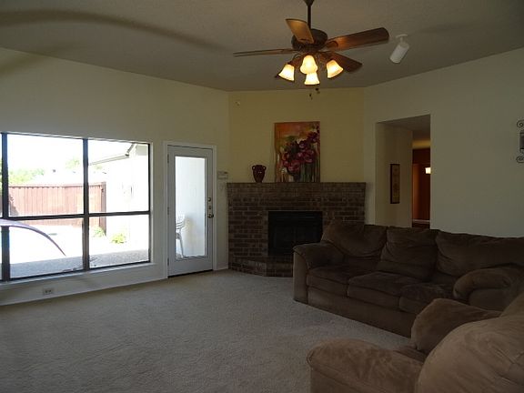 5th image of 1409 Chicota Dr