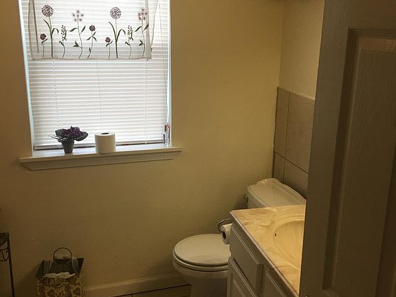 4th image of 2913 1/2 Castiglione St