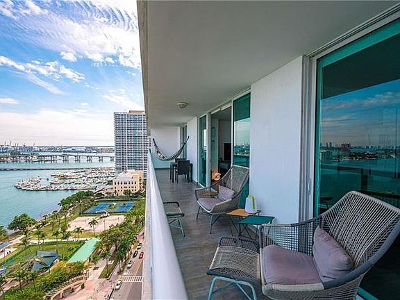 3rd image of 1800 N Bayshore Dr APT 2207
