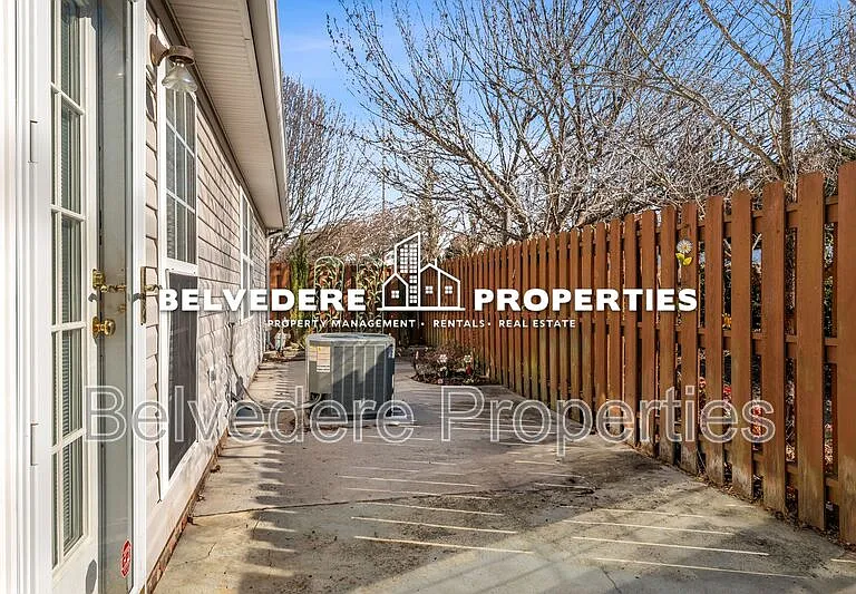 4406 Single Tree Ln — Photo 24