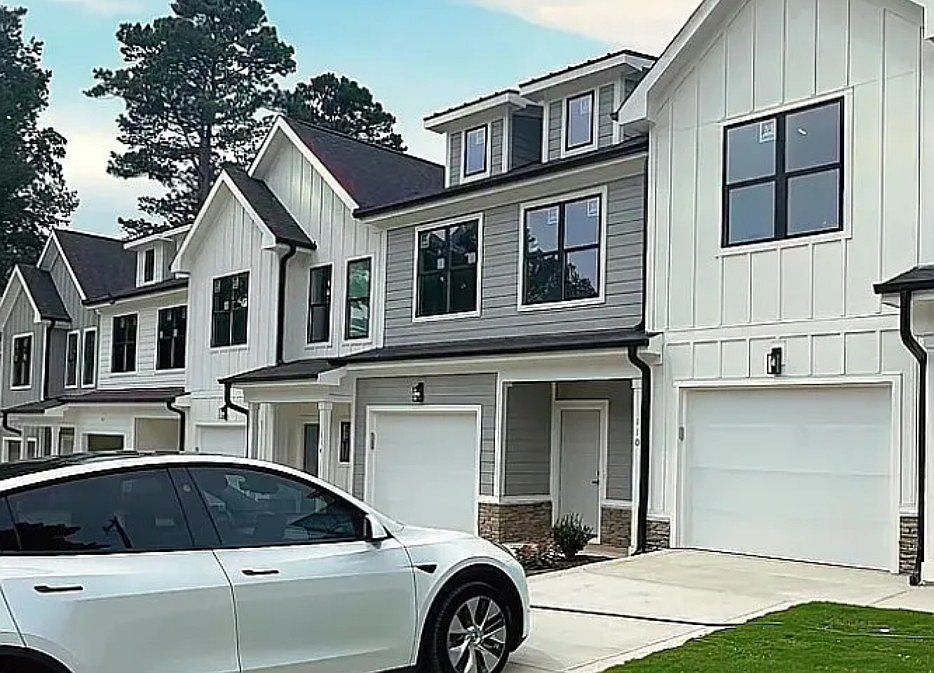1st image of 122 Chella Ct