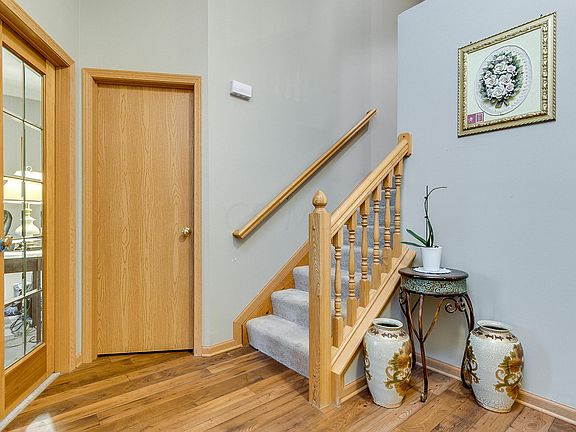 3rd image of 459 Greenhill Dr