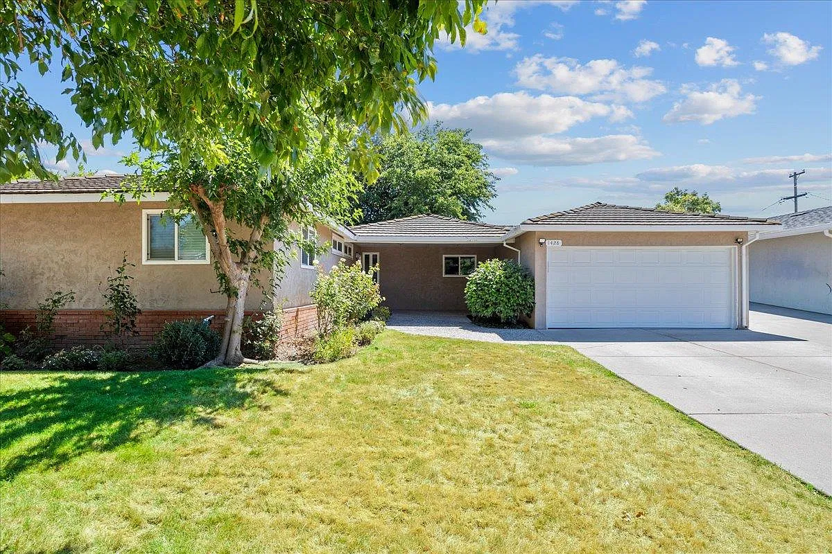 3 bed, 2.5 bath, 1784 sqft, $2,999 — Photo 1