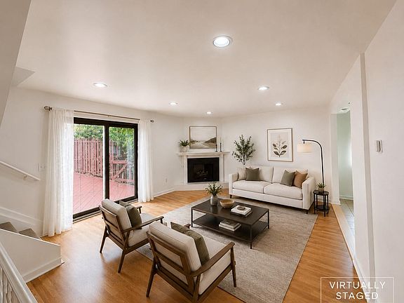 2nd image of 2910 Moon Lake Dr