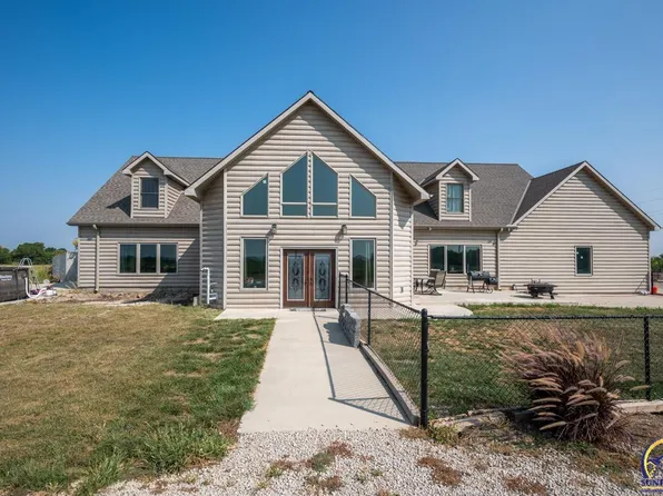 8015 S Docking Rd, Auburn, KS 66402