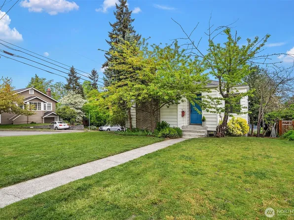 8622 17th Avenue NE, Seattle, WA 98115