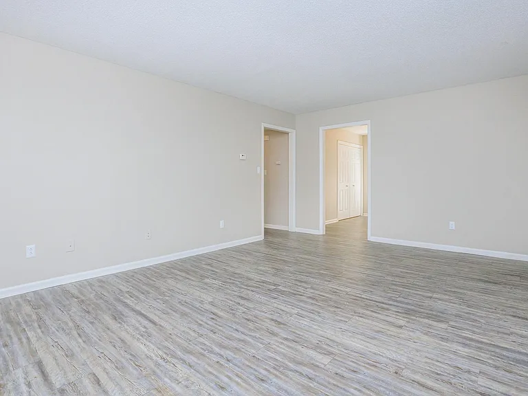Belmont Heights Apartments & Townhomes — Photo 42