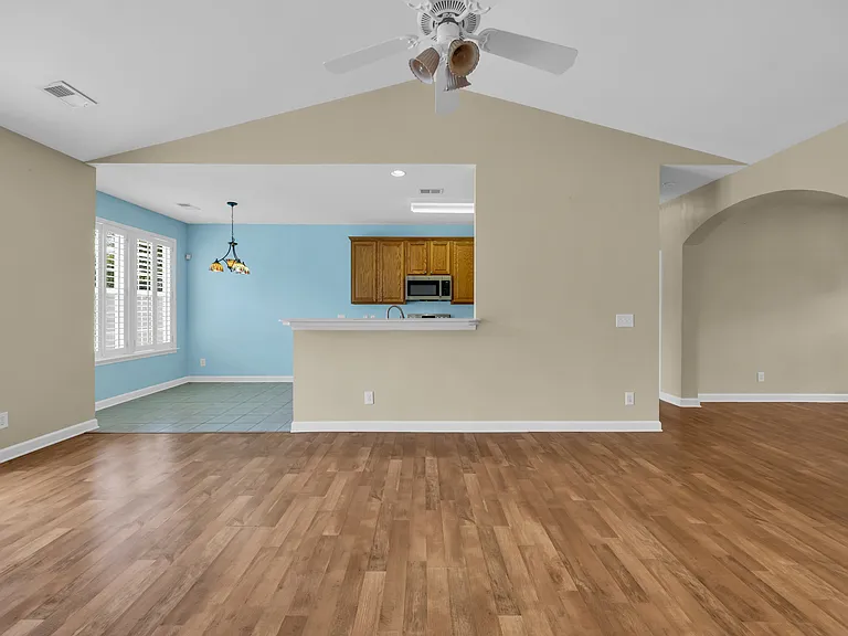 101 Zinnia Dr — Photo 22