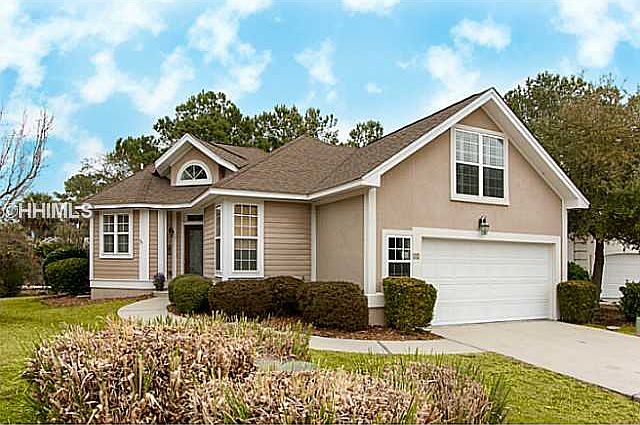 1st image of 31 Royal Pointe Dr