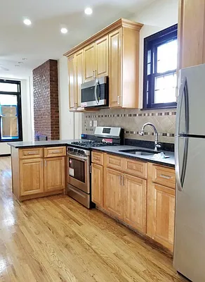 Rented by Azure Realty NY LLC | media 23