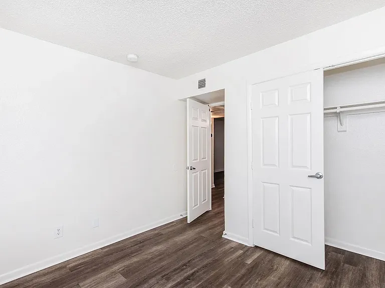 Crystal Pointe — Photo 29