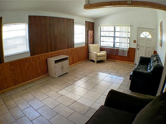 3rd image of 335 W Cornelius Cir