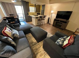 5300 E Waverly Dr APT I8, Palm Springs, CA 92264