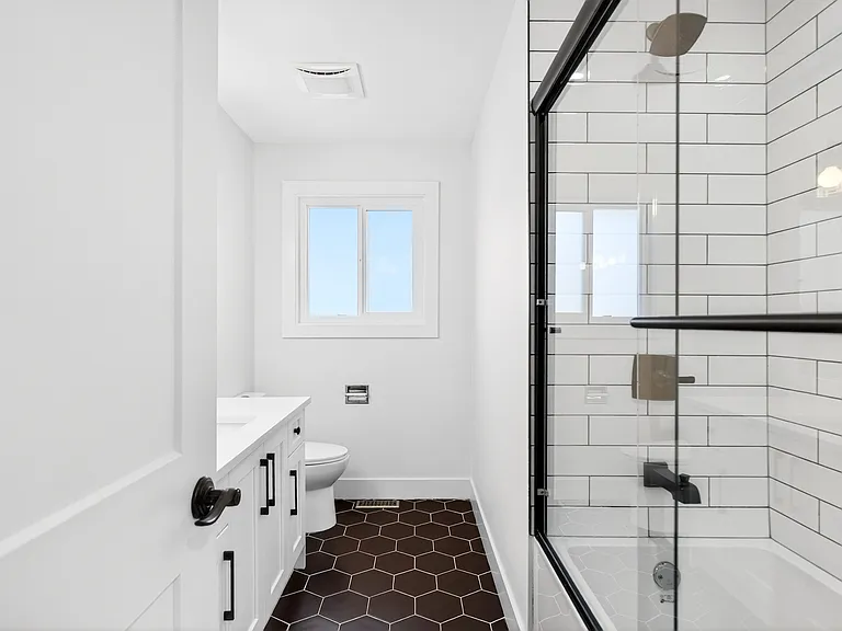 21099 Berry Ave — Photo 19