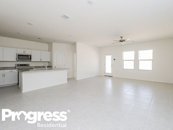 3rd image of 35466 W San Capistrano Ave