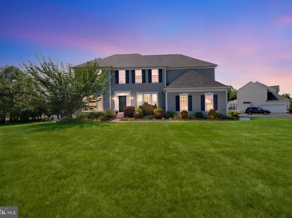 260 Bartlett Dr, Mickleton, NJ 08056