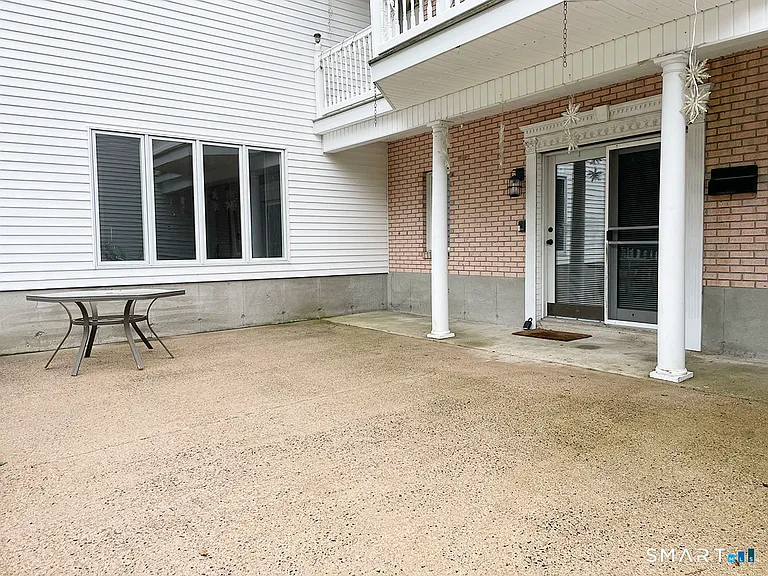 121 S Main St — Photo 1