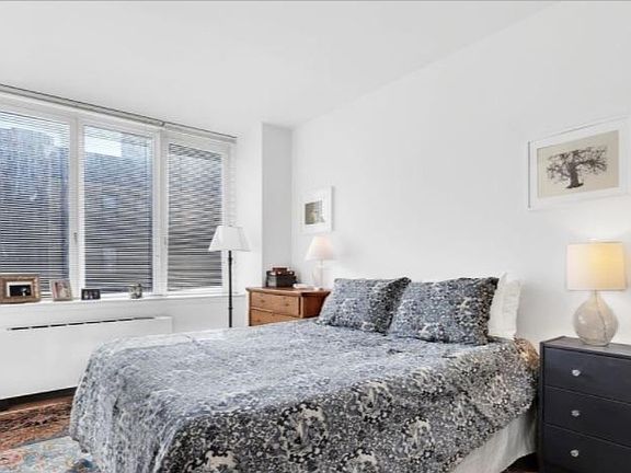4th image of 1510 Lexington Ave APT 10Q
