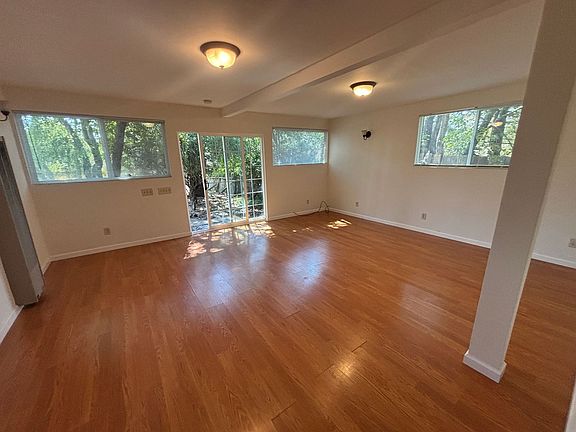 2nd image of 552 Summit Dr #1