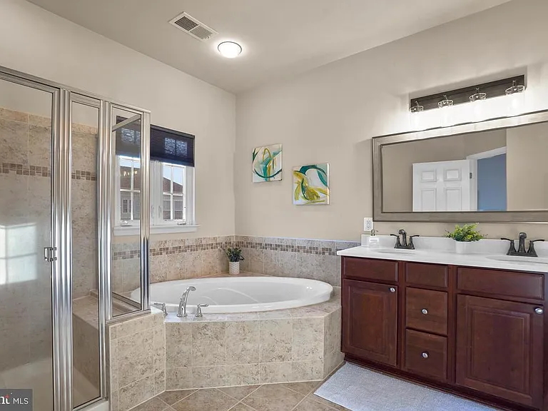 12806 Gate Rail Rd — Photo 33
