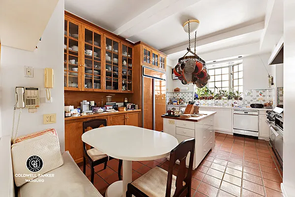 Sold by Coldwell Banker Warburg | media 8