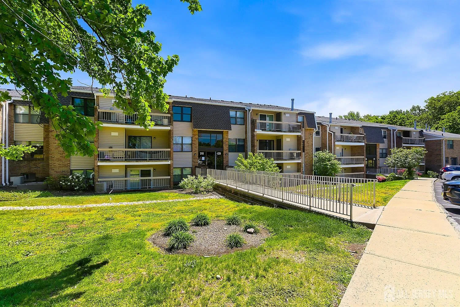 1 bed, 1.0 bath, $1,850 — Photo 1