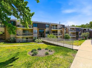 324 Sharon Garden Ct, Woodbridge, NJ 07095