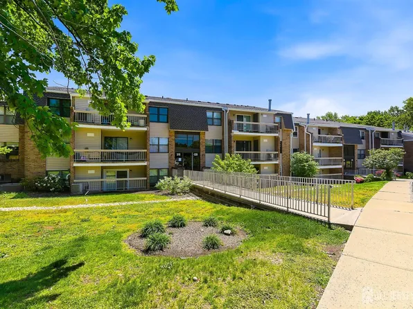324 Sharon Garden Ct, Woodbridge, NJ 07095