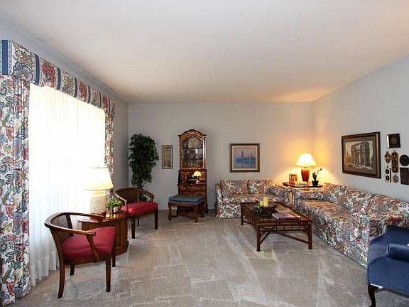 3rd image of 13276 Gateroyal Dr
