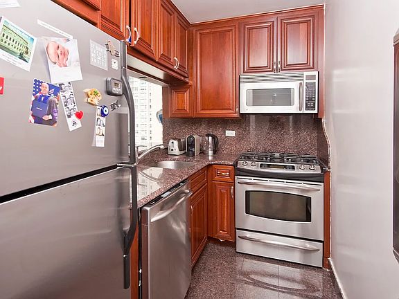 5th image of 343 E 74th St APT 18D