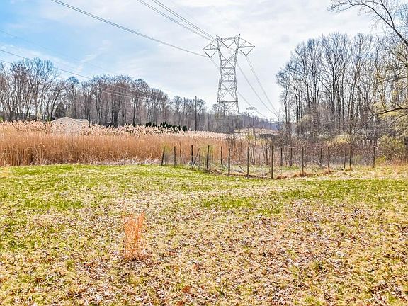 3rd image of 3272 Lake Rockwell Rd
