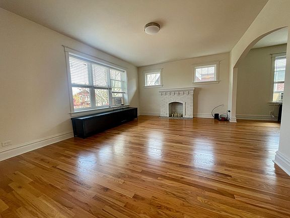 4th image of 3910 Fillmore St #A