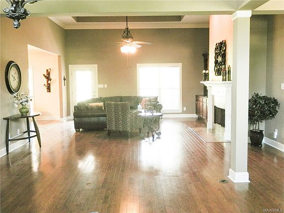 2nd image of 702 Belle Maison Dr