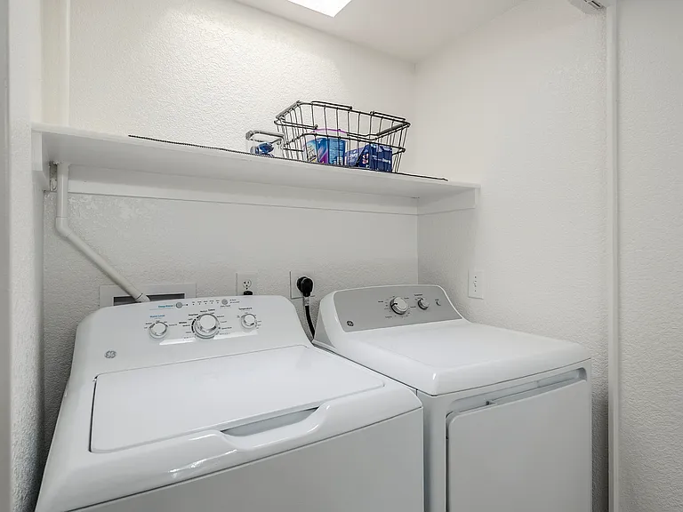 1564 N Paseo La Tinaja — Photo 25