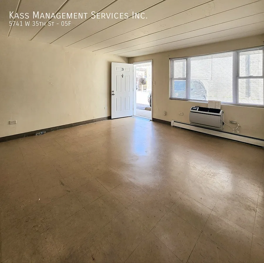 Cicero 1 bedroom with Heat included and Updated Kitchen! — Photo 4
