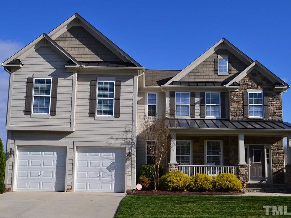 Your new home address starts here at 705 Barley Green!  Powerwashed on 1/3/2016!  Nice and clean for you!