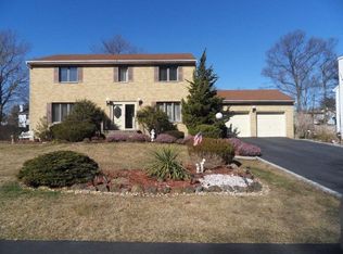 7 Woodside Ave, West Caldwell, NJ 07006