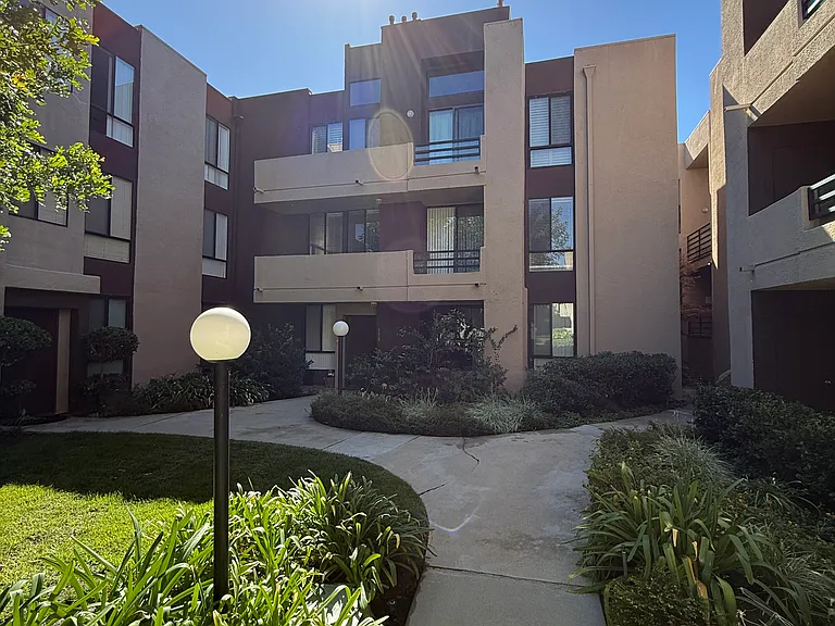 7826 Topanga Canyon Blvd #226 — Photo 3