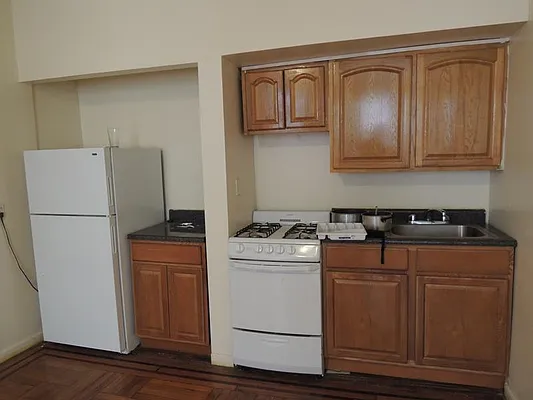 Rented by Lang Realty LLC | media 8