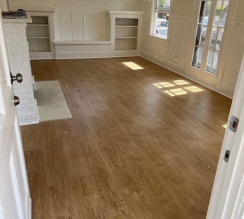 Living room entrance from the front door.