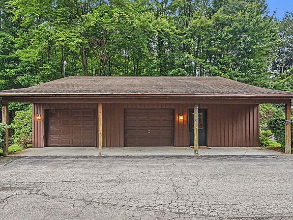 3rd image of 1176 Hamilton Rd