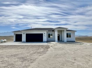 142 Diamond Ridge Dr, Spring Creek, NV 89815