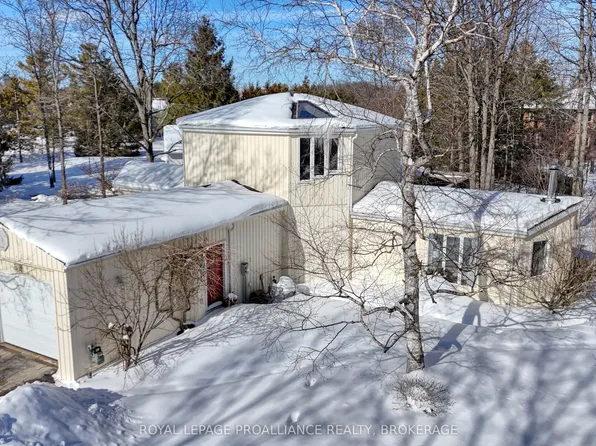 5 Wilmot St, Kingston, ON K7L 4V1