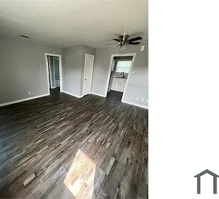 917 Stetson Ave — Photo 2