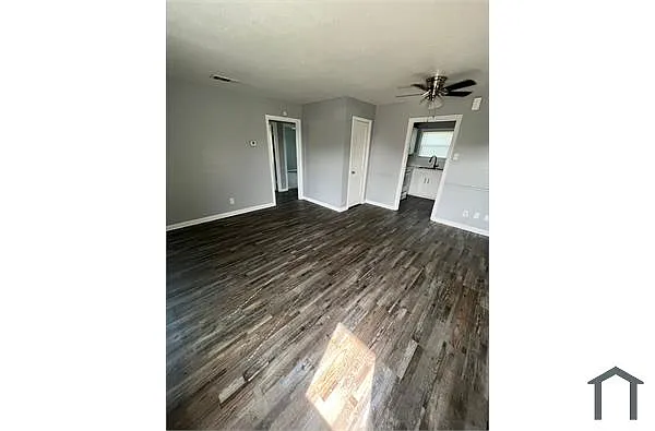 Building Photo - 917 Stetson Ave