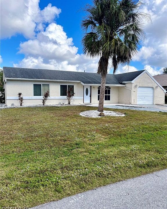 1st image of 2466 Lakeshore Cir