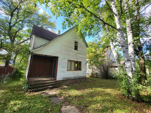 111 Carrie Ave, Eveleth, MN 55734